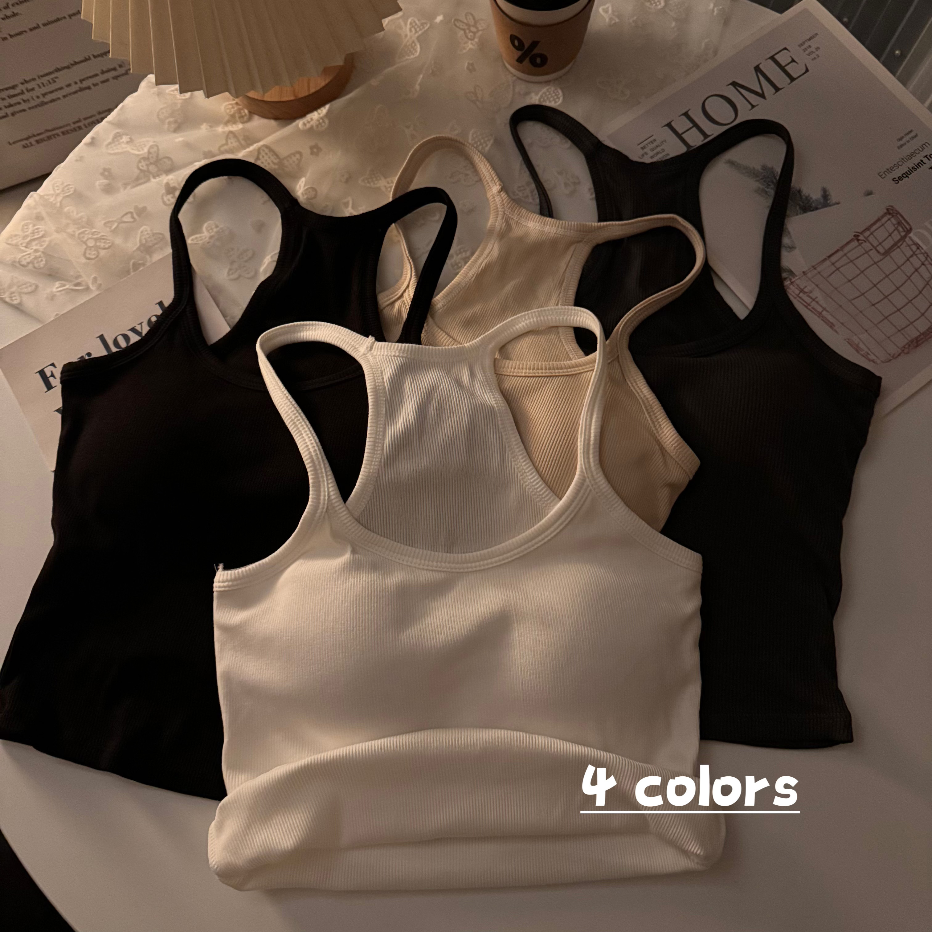 Real shot of hot girls wearing sexy underwear with breast pads and suspenders, wearing small vests without wearing bras and beautiful back tops