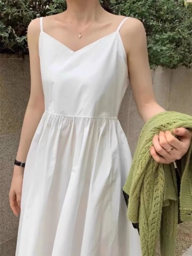 韩国chic夏季新款法式气质V领露锁骨高腰显瘦纯色吊带连衣裙长裙