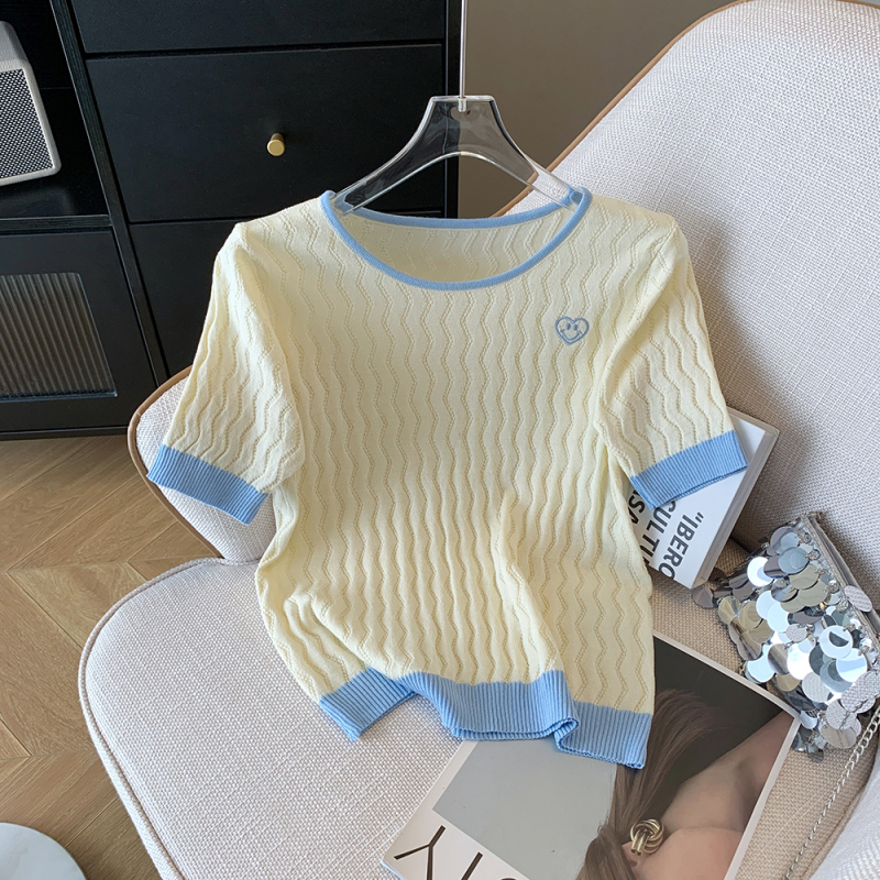 Actual shot of Zeng Xiaoxian's fragrant coconut contrasting color short-sleeved knitted T-shirt top for women Korean versatile thin sweater