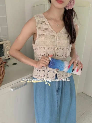 New Chinese style retro literary versatile cotton hook pattern stacked sleeveless vest summer hollow V-neck knitted loose lace