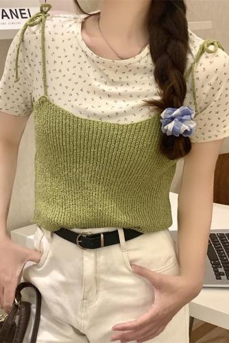 Actual shot of Korean style sweet lace-up knitted small camisole two-piece suit with small floral short-sleeved T-shirt