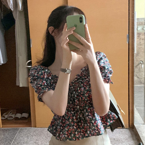 Korean chic summer French niche design fashionable age-reducing small floral short tops short-sleeved shirts for women