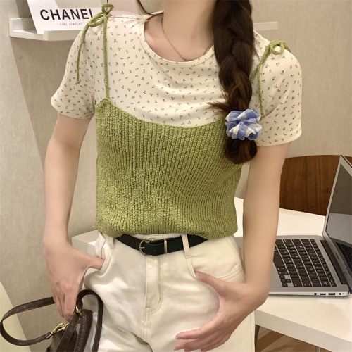 Actual shot of Korean style sweet lace-up knitted small camisole two-piece suit with small floral short-sleeved T-shirt