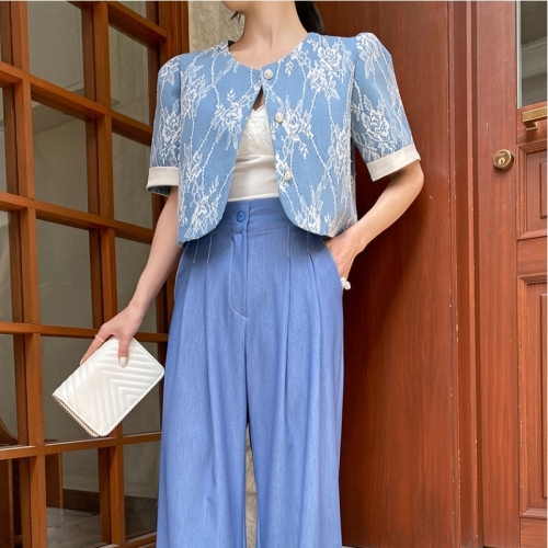 Korean Summer Fashion Round Neck Buttoned Lace Spliced ​​Blue Pearl Button Short Jacket Versatile Cardigan Top for Women