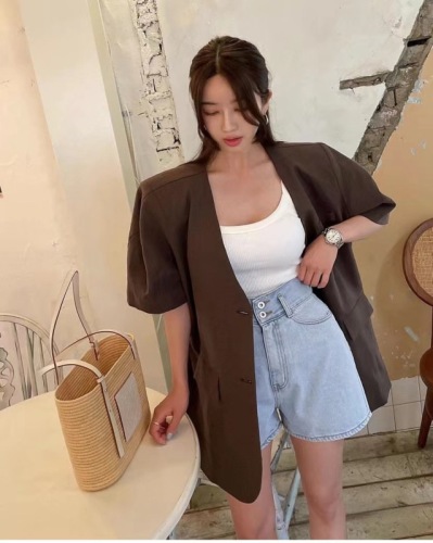 Original Korean Dongdaemun slim V-neck two-button short-sleeved solid color suit jacket top for women