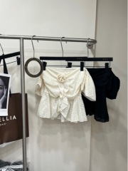 十三行女裝2024春款法式獨特别致一字肩碎花襯衫純欲性感抹胸上衣