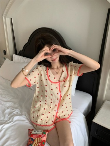 Real shot of strawberry print short-sleeved shorts and trousers three-piece set casual and comfortable home wear student pajamas set