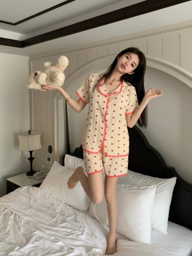Real shot of strawberry print short-sleeved shorts and trousers three-piece set casual and comfortable home wear student pajamas set
