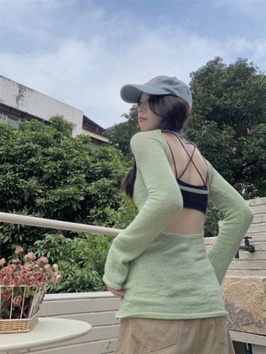 Actual shot~Green street sweet and spicy style discreet backless long-sleeved pullover sweater