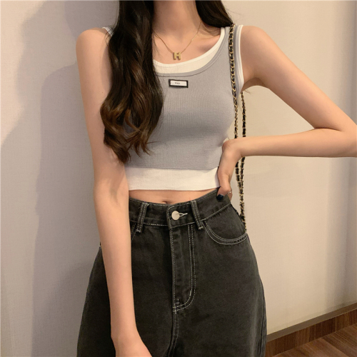 Real shot of vest suspender women's inner top t-shirt hot girl design niche fake two-piece bottoming shirt to wear outside
