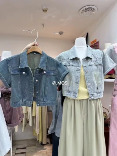 韩国东大门2024夏季新款时尚复古小众设计感排扣短款牛仔短外套女