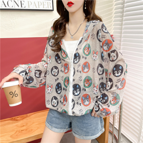 Actual Korean version of sun protection clothing for women with ins design, hooded printing, large size women's clothing, fat, fashionable, loose and thin jacket