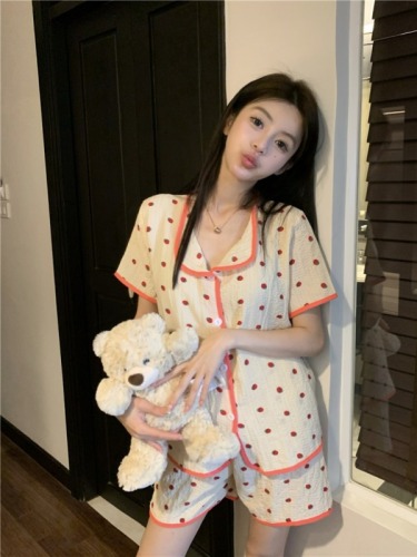 Real shot of strawberry print short-sleeved shorts and trousers three-piece set casual and comfortable home wear student pajamas set