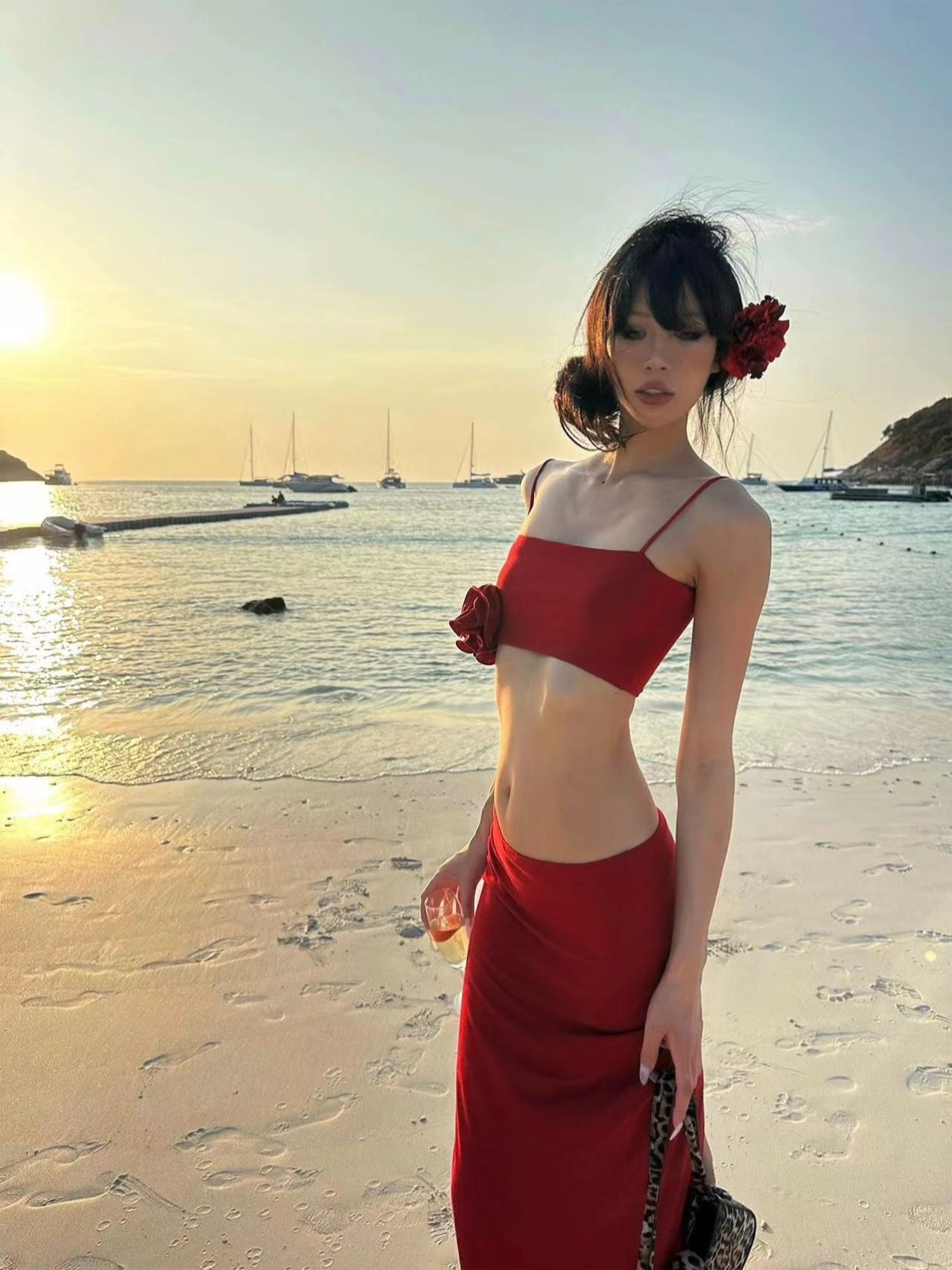 0122stepll聖莫妮卡海灘短款無袖紅花吊帶上衣性感包臀半裙套裝女