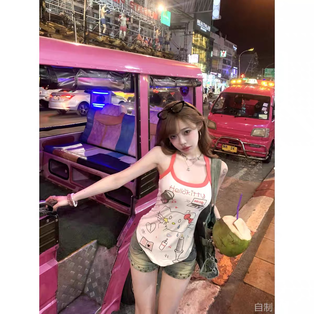 suuuicee碎碎冰 凱蒂教主塗 手繪鴉色背心女撞設計辣妹純欲