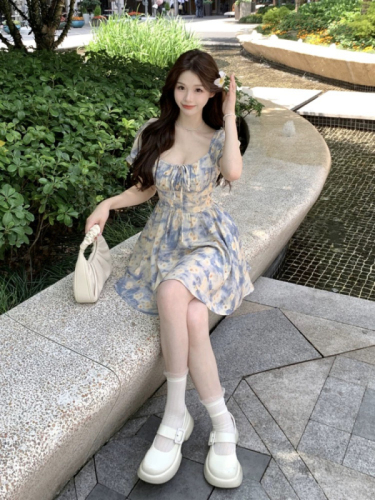 Tea break floral square neck short-sleeved dress for women summer 2024 new sexy one-shoulder high-end fairy short skirt