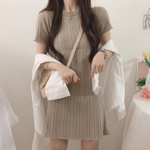 韩国chic夏季温柔气质圆领坑条显瘦冰丝薄款短袖包臀针织连衣裙女