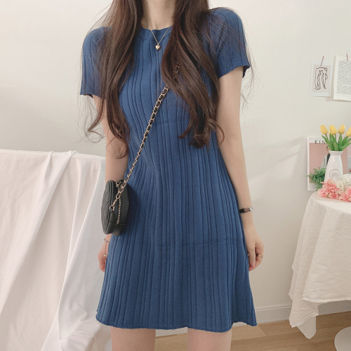 韩国夏季温柔气质圆领坑条显瘦冰丝薄款短袖包臀针织连衣裙女