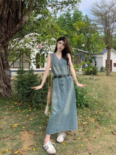 Actual shot of 2024 new autumn and summer fashion slim denim dress vest long skirt with belt