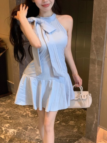 Real shot!  Halterneck bow sleeveless dress hot girl waistless backless A-line short skirt sundress