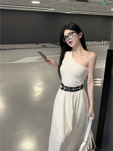 Real shot!  Elegant sloping shoulder sleeveless vest dress for women, high-end waist slimming mid-length skirt