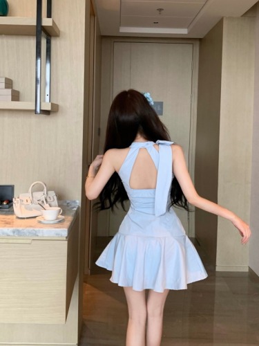 Real shot!  Halterneck bow sleeveless dress hot girl waistless backless A-line short skirt sundress