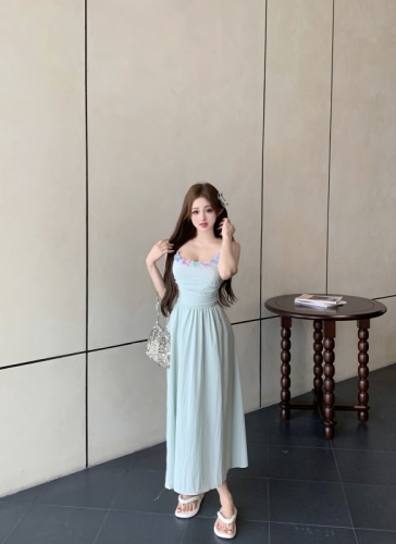 Real shot!  Vacation backless white dress, summer playful and smart mint three-dimensional butterfly suspender skirt