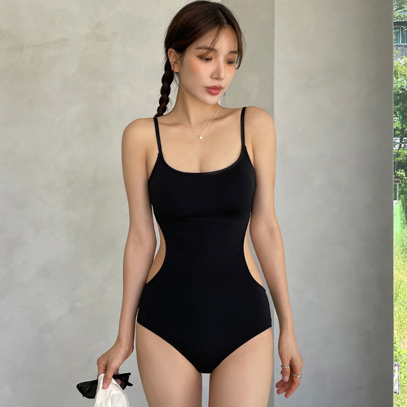 連體純色少女泳衣女吊帶性感小胸聚攏修身顯瘦游泳衣保守溫泉泳裝