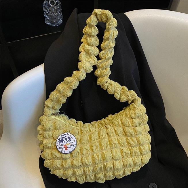 This year's popular small bags for women 2024 new fashion pleated single shoulder crossbody bag student portable armpit bag