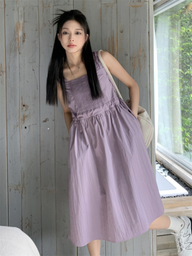 Actual shot of purple suspender dress for women in summer, gentle waist-cinching temperament, a-line long skirt