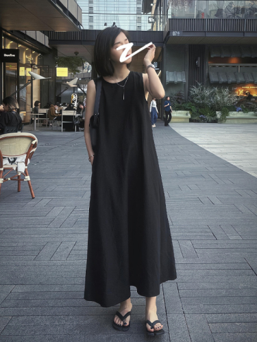 法式赫本风高级感长裙女夏季别致独特黑色后背镂空无袖背心连衣裙