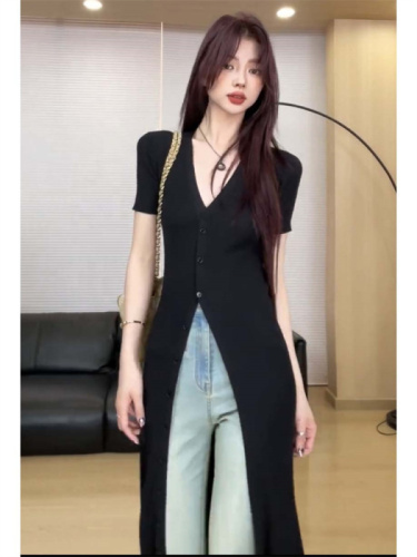 High-end black dress for women summer new V-neck slimming Hepburn style knitted cardigan long skirt