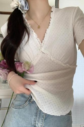 Real shot Tmall quality summer V-neck lace splicing fungus slim short-sleeved T-shirt for women