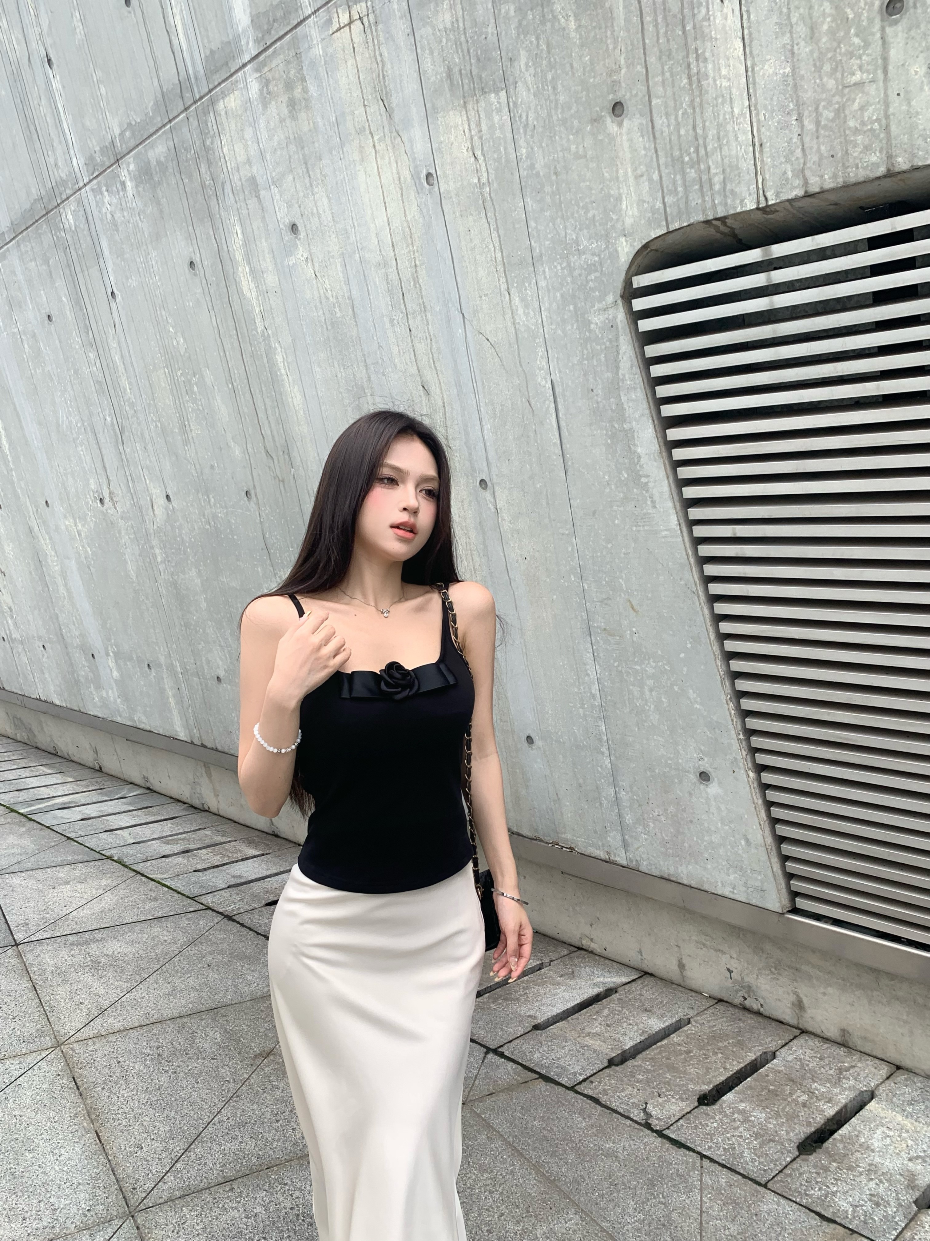 Hand-painted Camellia Strap Top Slim Fit Design Inspired Niche Two-Piece Set