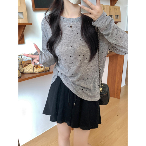 Real shot of thin right-shoulder long-sleeved T-shirt for women summer 2024 new hot girl outer wear polka dot printed sun protection top