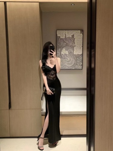 法式复古黑色吊带连衣裙蕾丝拼接高开叉性感包臀裙收腰气质晚礼服
