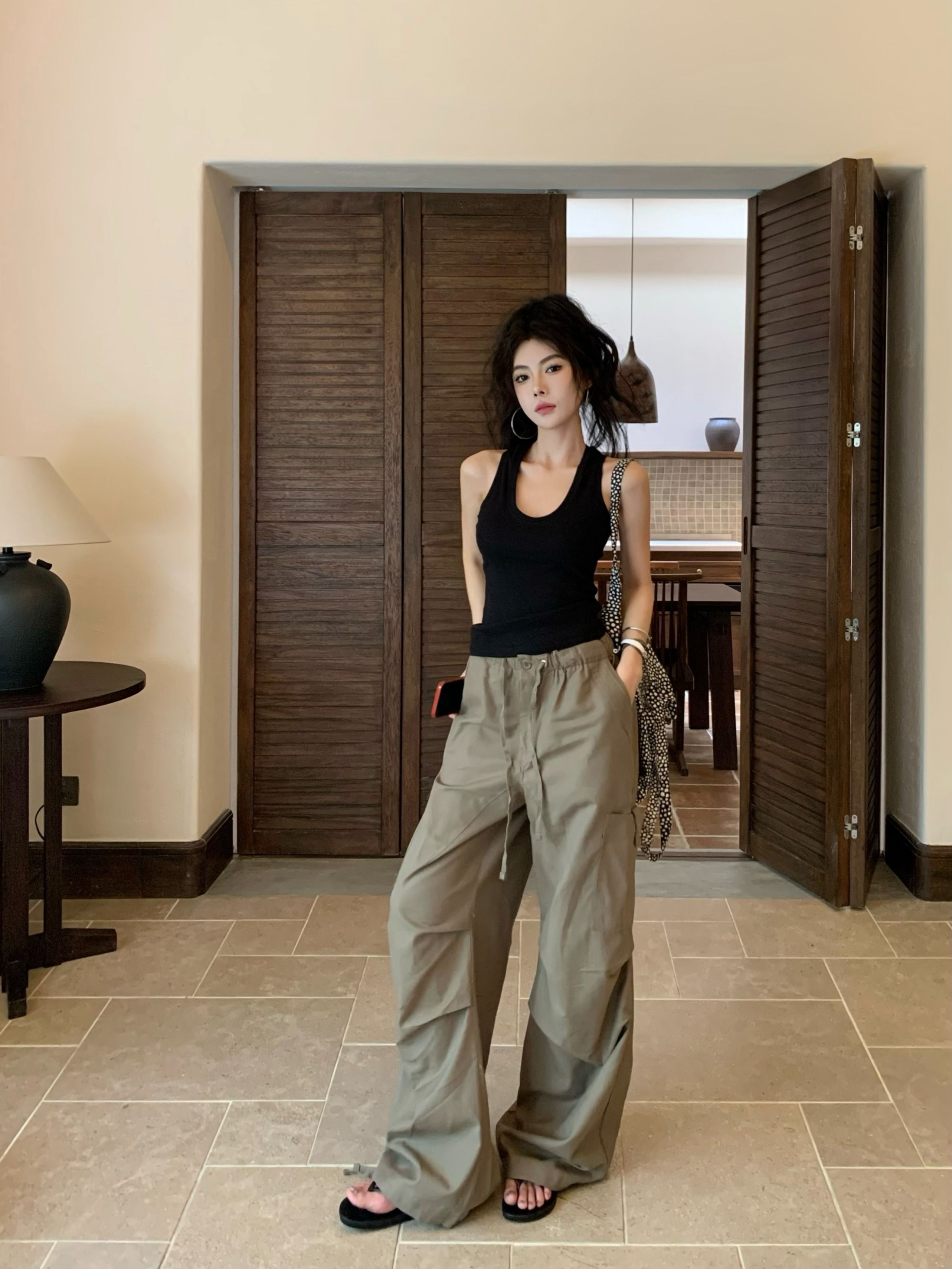 Photographed Pure Color Slimming U-Neck Sheer Tank Top Lazy Casual Heavy Work Industrial Pants