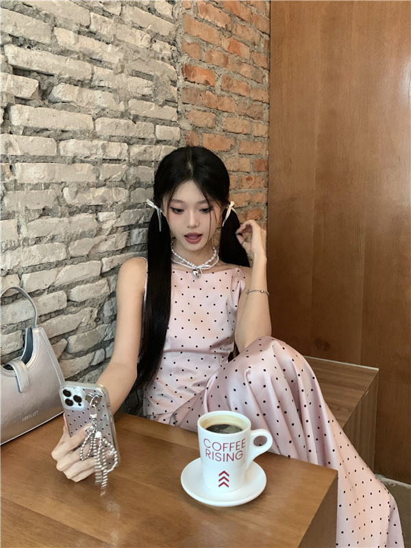 Actual shot of the popular Xiangjia classic summer temperament backless suspender skirt long skirt two-piece summer set for women
