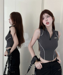 Real shot of high-end sports vest with American design lines, sweet and cool hot girl top for women in summer
