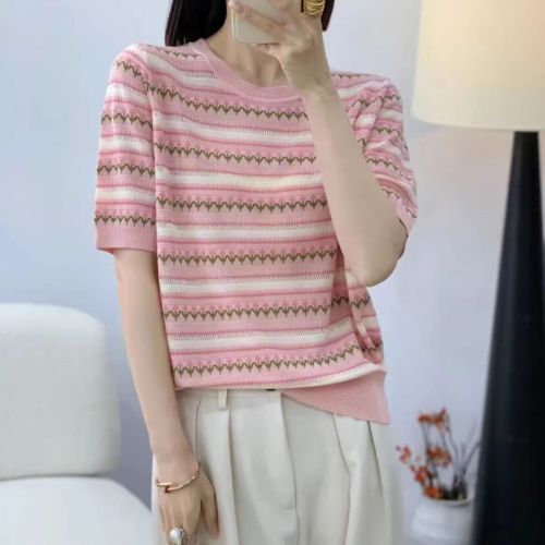 A 200-pound woman can wear this year's popular floral short-sleeve T-shirt for women, summer V-neck unique ice silk top, loose faux open sweater.