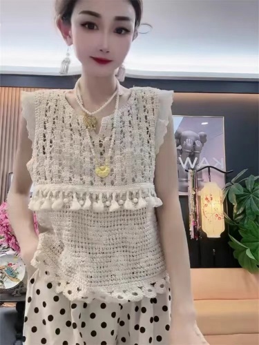 2024 Retro Hollow Crochet Lace Knitted Vest Women’s Summer Niche Chic Short Sleeveless Top