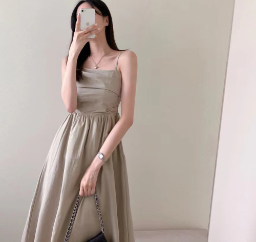 South Korea's Dongdaemun summer temperament commuting pleated sleeveless high-waist slim camisole long skirt