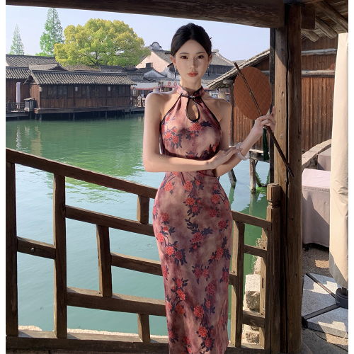 Actual shot of new women's retro patterned halterneck style hollow slim hip-covering girl's cheongsam dress