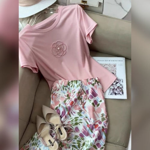 欧货时尚时髦洋气减龄高级感休闲小香风粉色短袖T恤半身裙套装夏