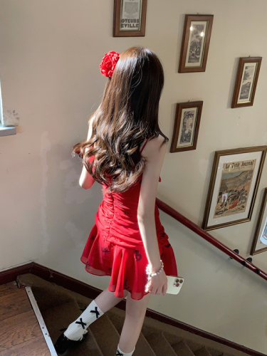实拍  红色连衣裙2024春夏季新款修身收腰显瘦吊带裙