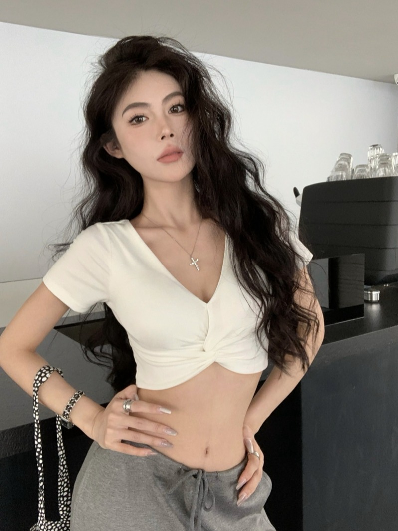 Photographed Summer Sexy Spicy Girl Style V-Neck Intersecting Knot with Built-in Bra Cup Short-Sleeve T-Shirt for Women Short Length Navel Top
