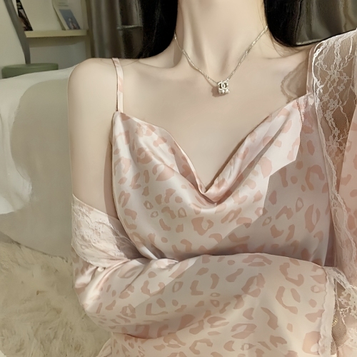 Real shot of pink leopard print sexy pajamas, summer thin pure lust suspender nightgown, tempting swing collar, satin ice silk home clothes