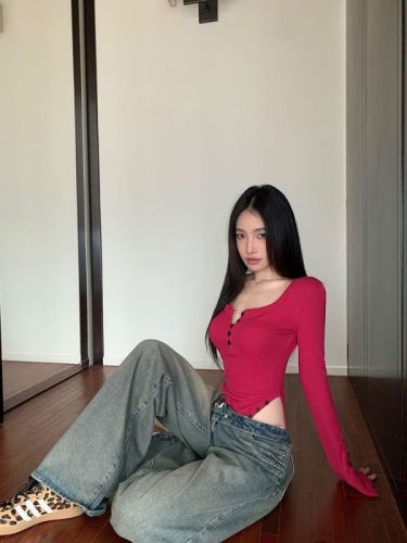 Sweet Hot Girl Pure Desire Square Neck Long Sleeve T-Shirt Women's Spring Slim and Chic Mid-Length Rose Red Inner One-piece Top