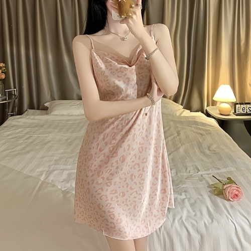 Real shot of pink leopard print sexy pajamas, summer thin pure lust suspender nightgown, tempting swing collar, satin ice silk home clothes