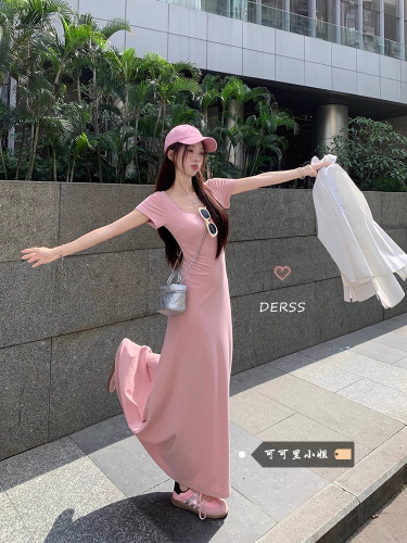 Pure lust-style pink short-sleeved dress for hot girls in summer with breast pads, elegant square neck and waist slimming A-line long skirt